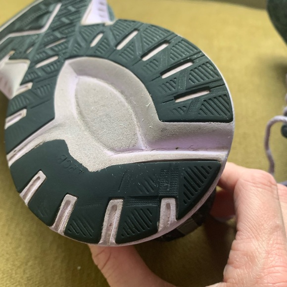 BROOKS Launch 6 size 9 womens shoe black grey purple - Picture 6 of 9